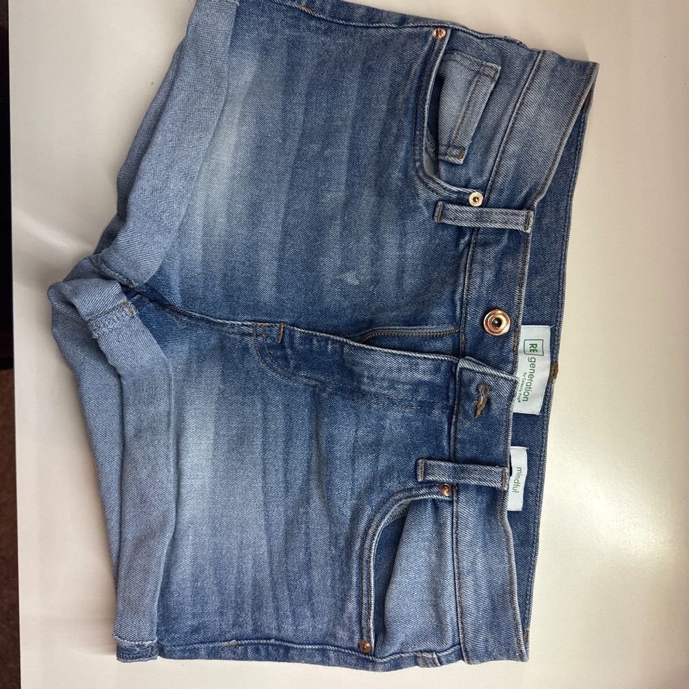 CUTE stretchy shorts!